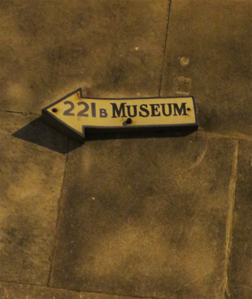 221b Museum sign on Baker Street