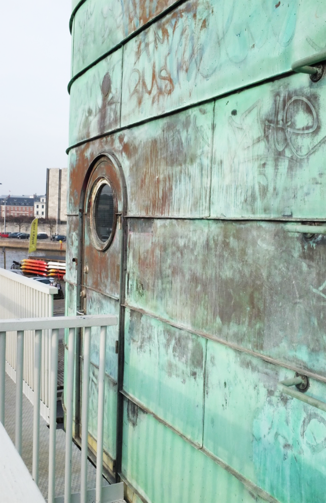 The door and wall of a control tower of Copenhagen's Knippelsbro